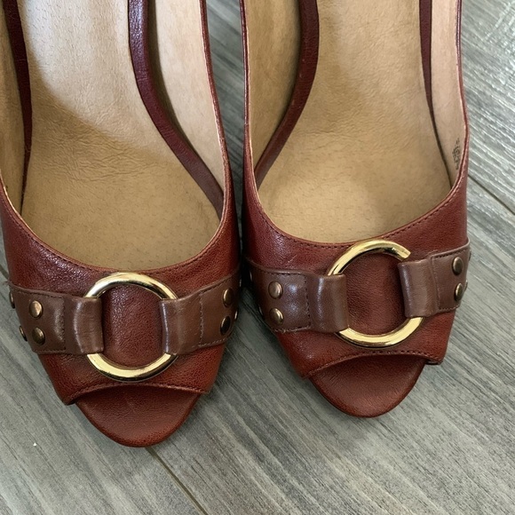 Jessica Simpson leather brown peep toe retro sling back career work heels 9.5B - Picture 10 of 12